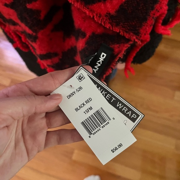 DKNY Women's Oversized Houndstooth Scarf Red/Black - Picture 5 of 5